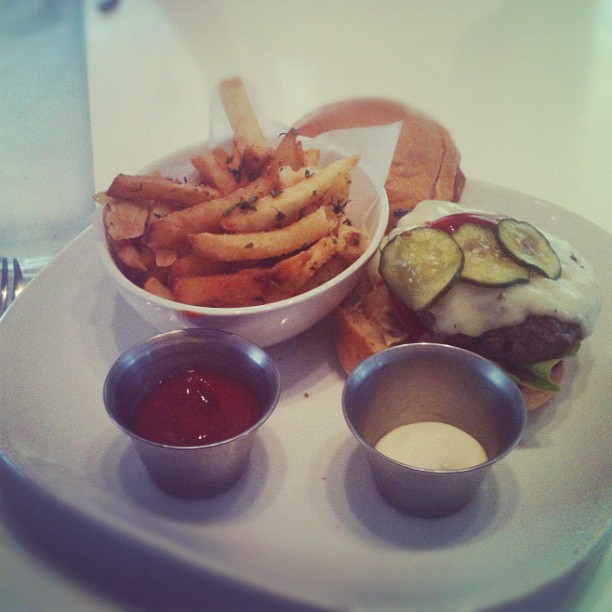 Flip Burger with @bpscott. Yummy!