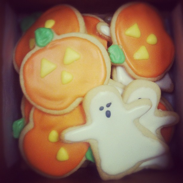 SUPER cute cookies for dance class today! #happyhalloween #mixbakery #dancesouth