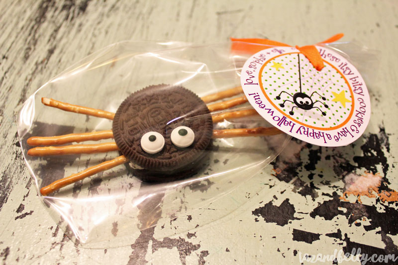 Easy Spider Oreo Cookies | tazandbelly.com