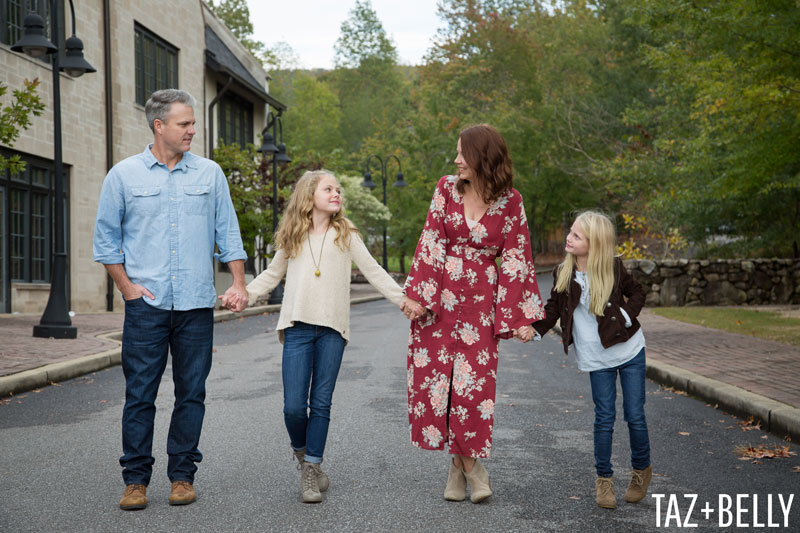 Christmas Cards + Family Photos | tazandbelly.com