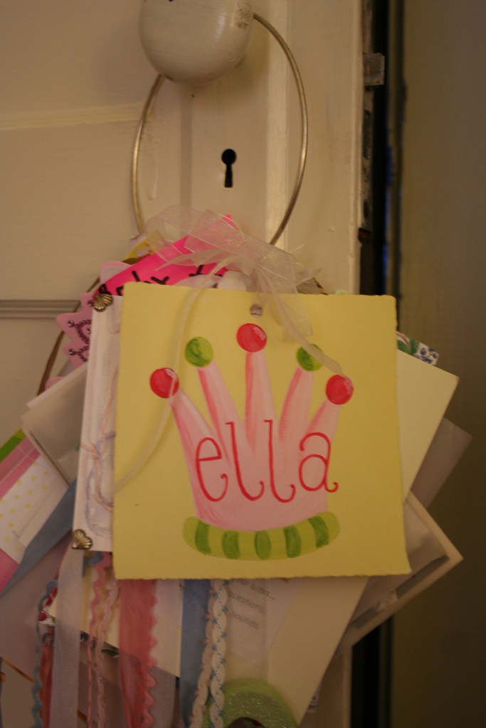 ella's room 013