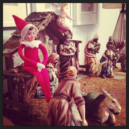 Day 27: Hanging out in Bethlehem. #thedailyscout #elfontheshelf #scenesfromtherockhouse