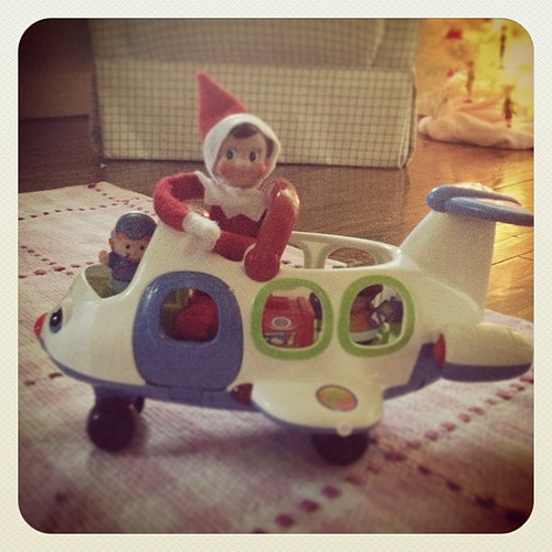 Day 22: Leaving on a jet plane! #thedailyscout #elfontheshelf #scenesfromtherockhouse