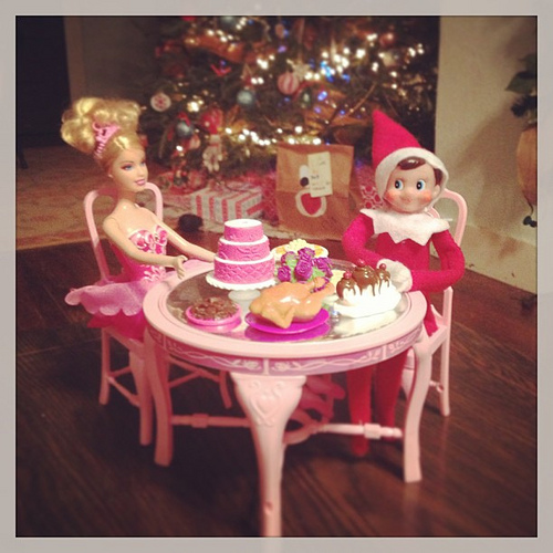 Day 23: Romancing a Barbie before his big farewell. #thedailyscout #elfontheshelf #scenesfromtherockhouse