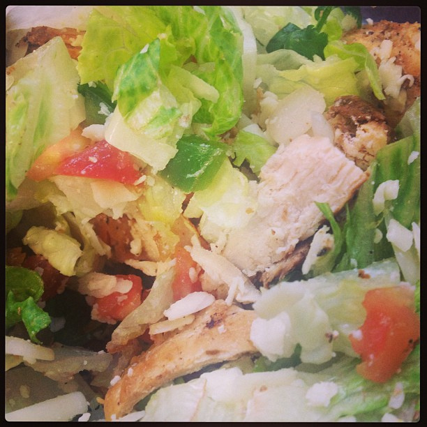 Day 2. My lunch staple: greens, grilled chicken, poco de gallo and white cheddar. Yummy! I could stand to lay off the cheese, but that's the one thing I refuse to give up :). #beachbodychallenge #insanity