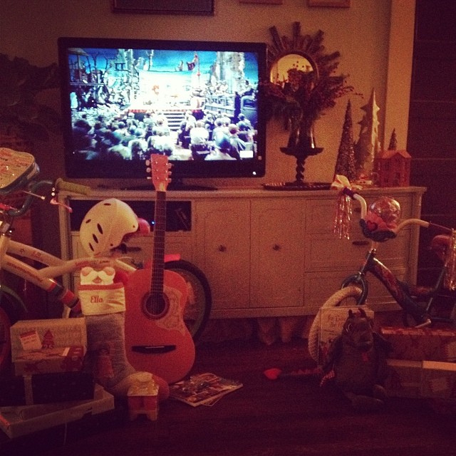 Watching White Christmas {for the first time} and waiting on the littles to wake up! #merrychristmasyall