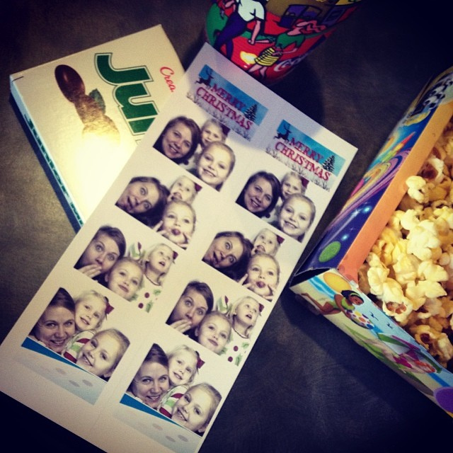 Their first time in a photo booth was cilarious ;). #frozen #popcornforbreakfast