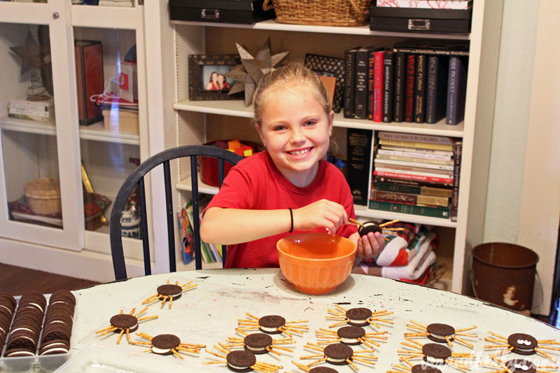 Easy Spider Oreo Cookies | tazandbelly.com