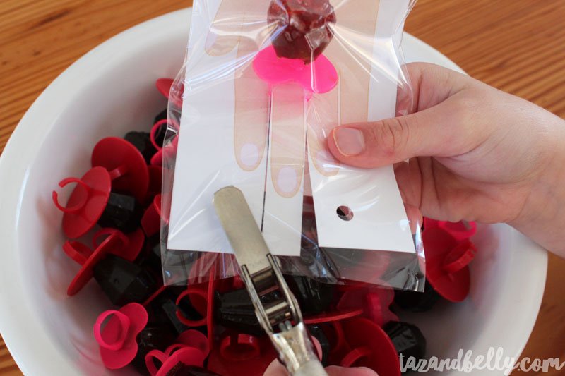 Ring Pop Valentines Printable & Tutorial | tazandbelly.com