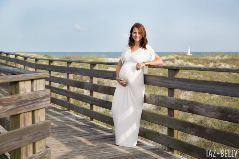 Maternity Photos in Our Favorite Place | tazandbelly.com