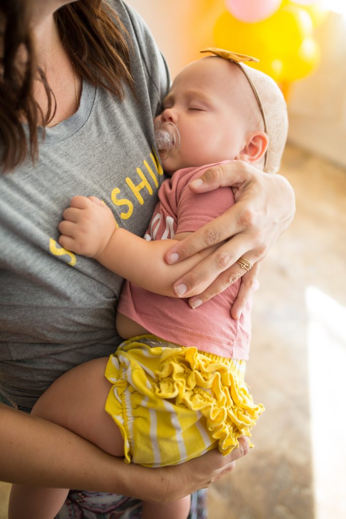 Polly's First Birthday Sneak Peek | tazandbelly.com