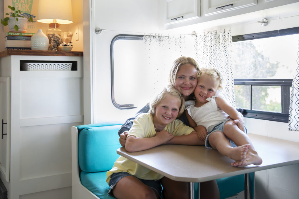 Family Camper Photos | tazandbelly.com