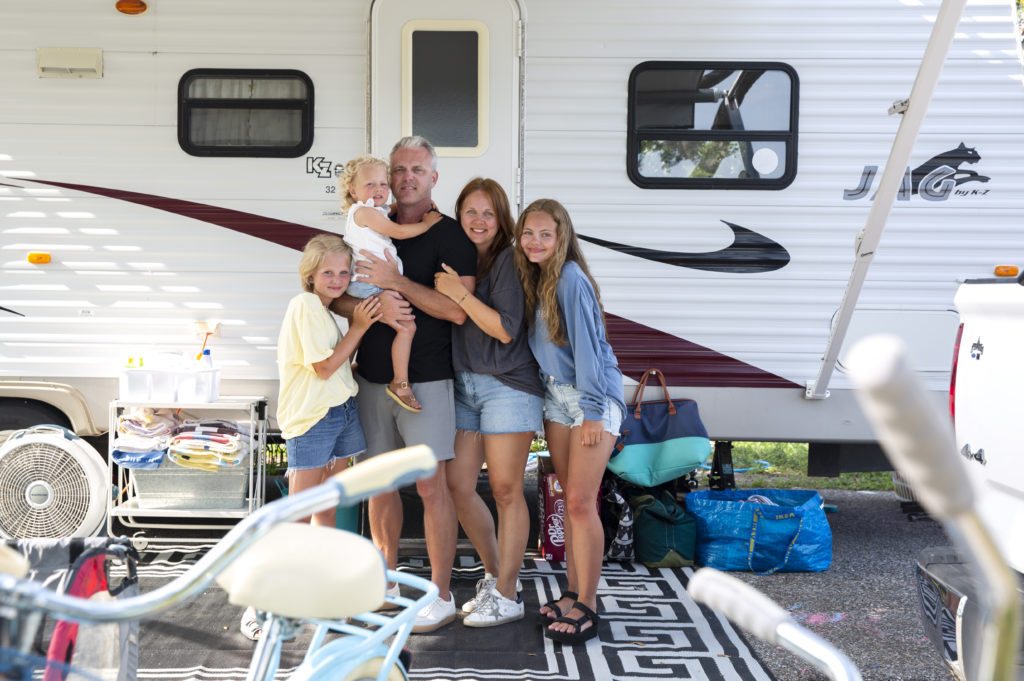 Family Camper Photos | tazandbelly.com